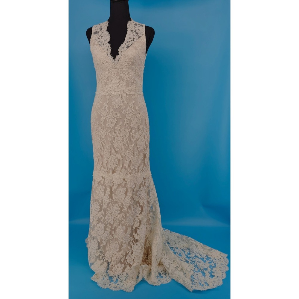 Jim Hjelm Ivory Lace Mermaid Wedding Dress V-Neck Keyhole Back Chapel Train